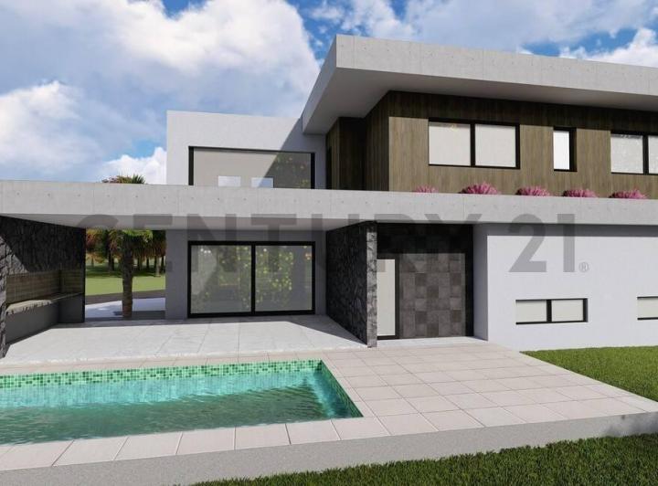 Casa · 334m² · 7 Ambientes · 2 Cocheras
