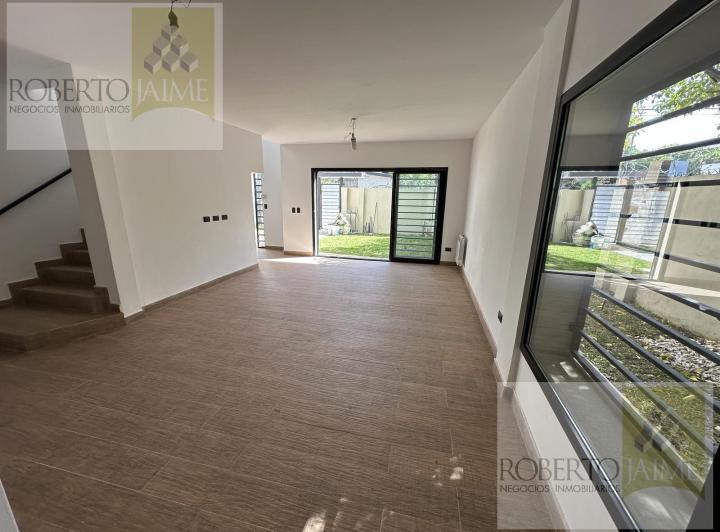Casa · 160m² · 4 Ambientes · 1 Cochera