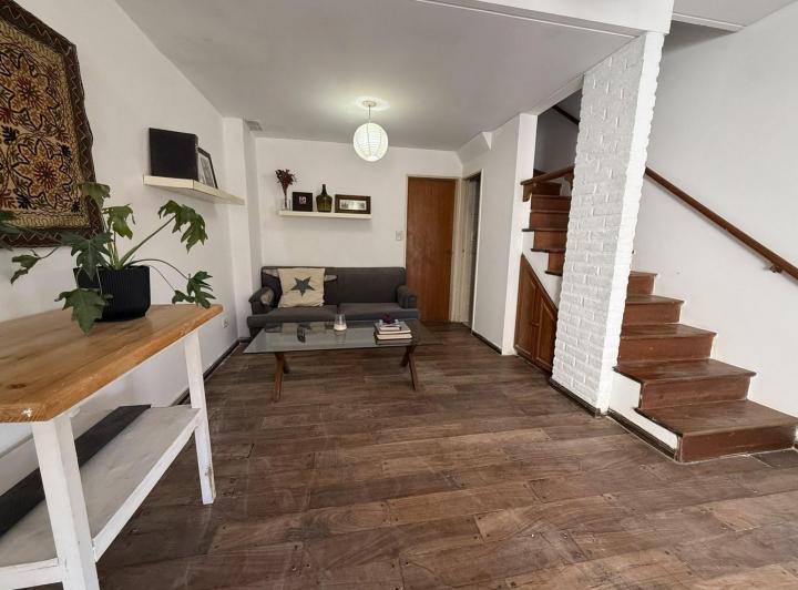 Casa · 75m² · 4 Ambientes · 1 Cochera