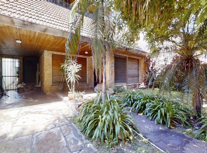 Casa · 280m² · 5 Ambientes · 2 Cocheras