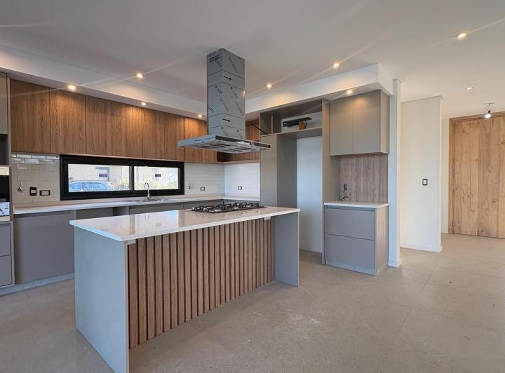Casa · 194m² · 4 Ambientes
