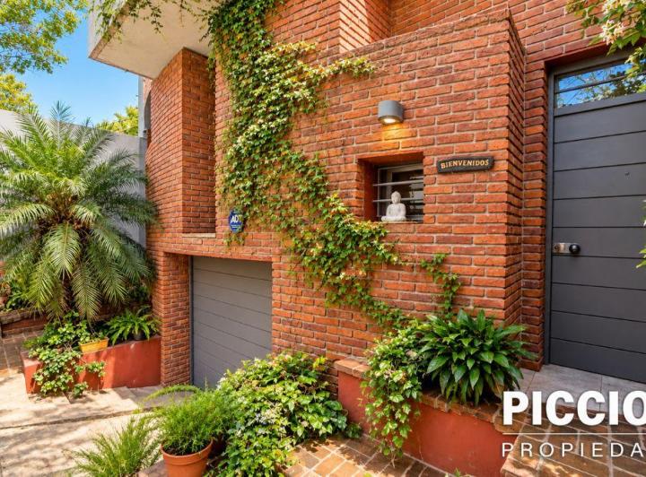 Casa · 208m² · 5 Ambientes · 2 Cocheras