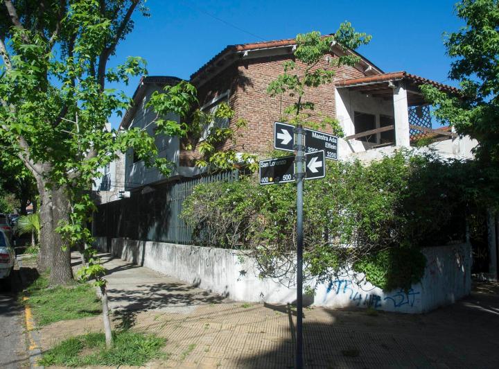 Casa · 215m² · 6 Ambientes · 1 Cochera