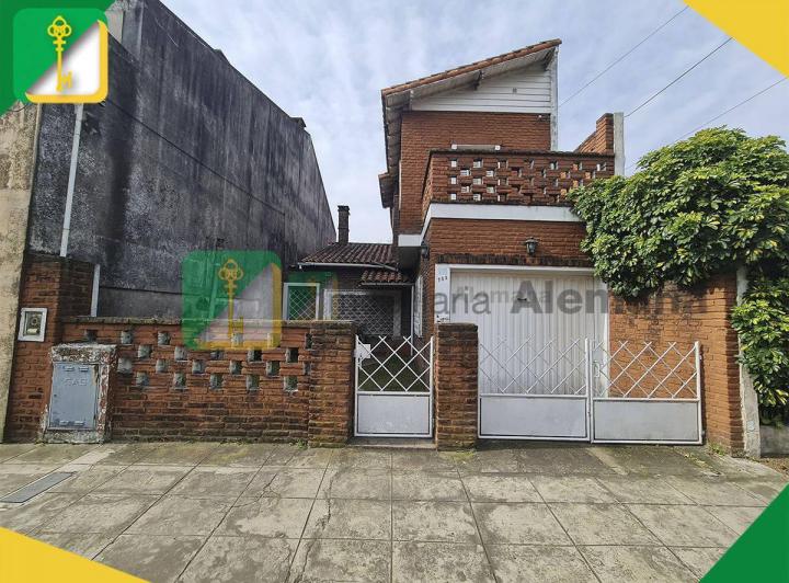 Casa · 140m² · 4 Ambientes · 1 Cochera