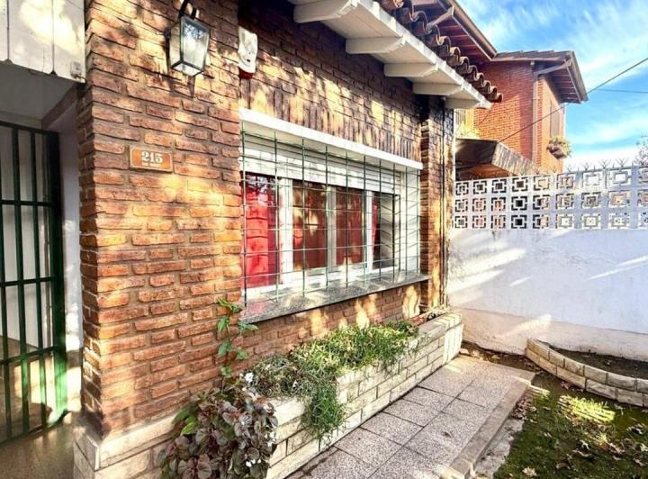 Casa · 100m² · 3 Ambientes · 1 Cochera