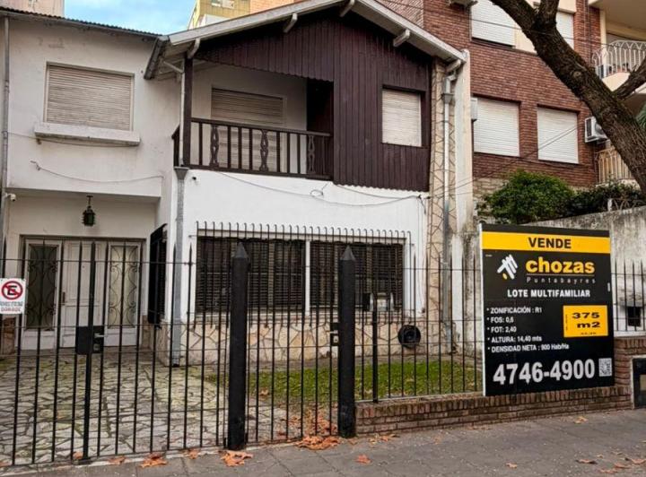 Casa · 375m² · 4 Ambientes · 2 Cocheras