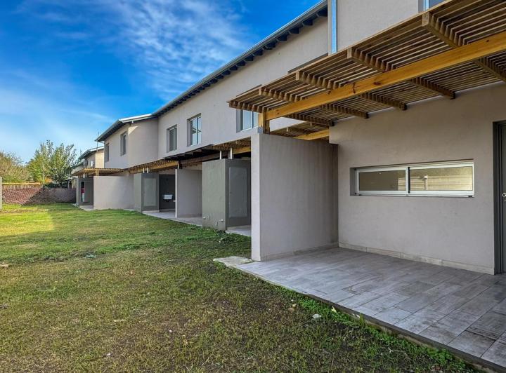 Casa · 80m² · 3 Ambientes · 1 Cochera