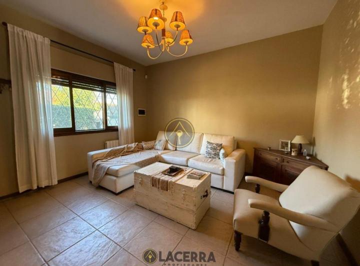 Casa · 160m² · 4 Ambientes · 3 Cocheras