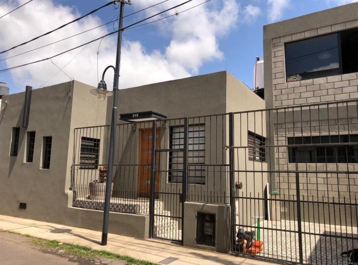 Casa · 73m² · 4 Ambientes · 1 Cochera