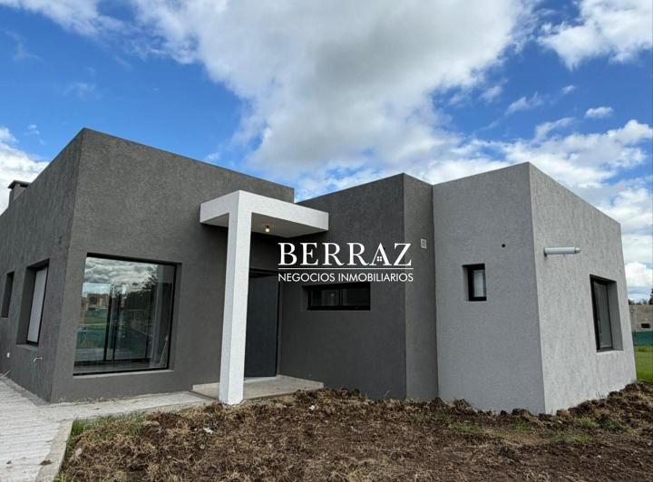 Casa · 135m² · 5 Ambientes · 2 Cocheras