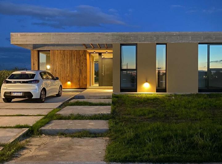 Casa · 187m² · 4 Ambientes · 4 Cocheras