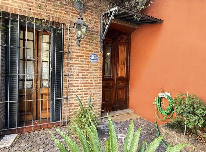 Casa · 178m² · 6 Ambientes · 2 Cocheras