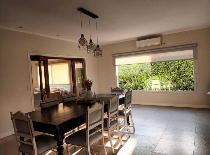 Casa · 285m² · 6 Ambientes · 2 Cocheras
