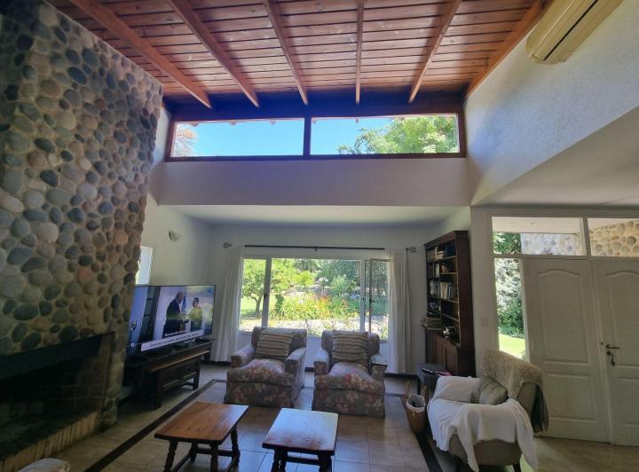 Casa · 183m² · 3 Ambientes · 2 Cocheras