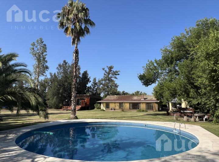 Casa · 211m² · 5 Ambientes · 2 Cocheras