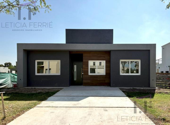 Casa · 155m² · 5 Ambientes · 2 Cocheras