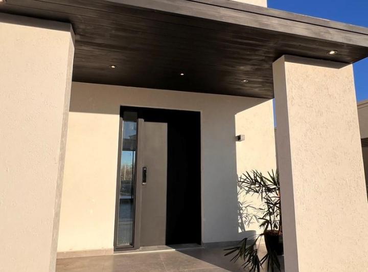 Casa · 181m² · 4 Ambientes · 2 Cocheras