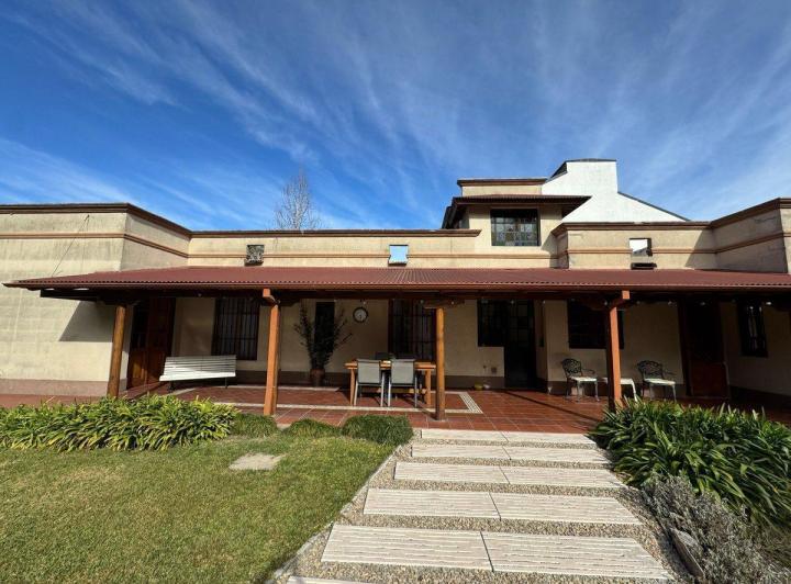 Casa · 149m² · 4 Ambientes · 3 Cocheras