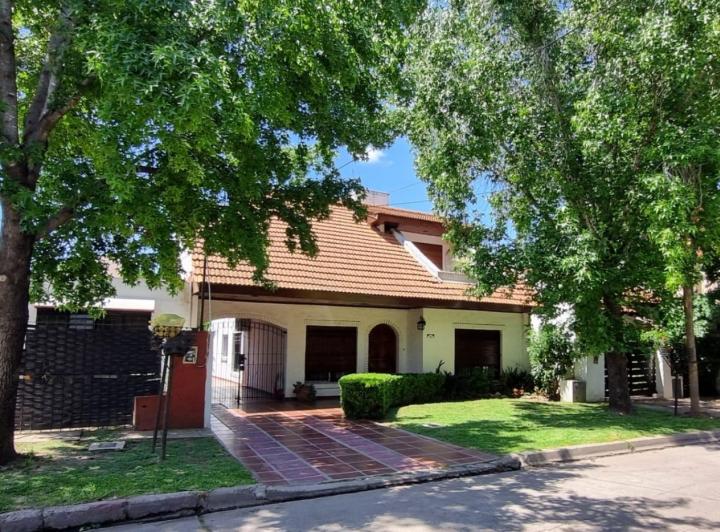 Casa · 178m² · 6 Ambientes