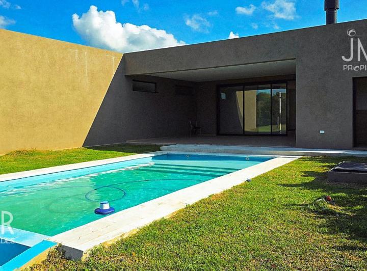 Casa · 169m² · 5 Ambientes · 3 Cocheras
