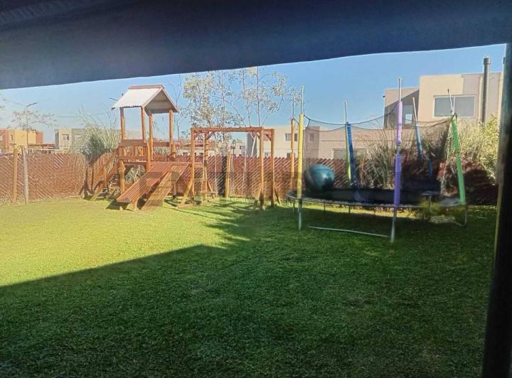 Casa · 100m² · 3 Ambientes · 1 Cochera