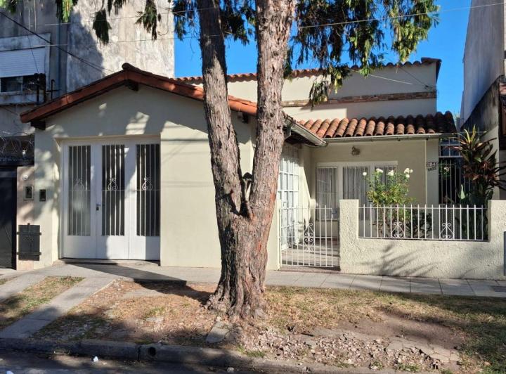 Casa · 90m² · 3 Ambientes · 1 Cochera