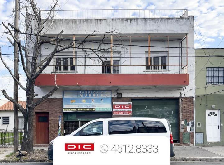 Casa · 360m² · 4 Ambientes · 1 Cochera