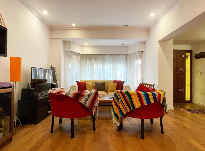 Casa · 223m² · 6 Ambientes · 1 Cochera