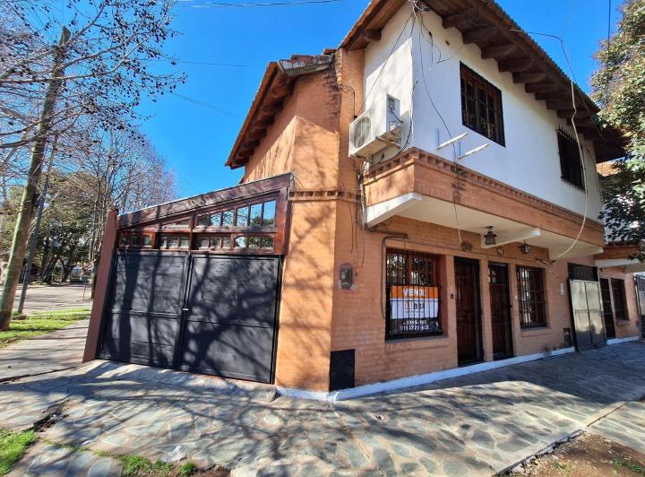 Casa · 85m² · 4 Ambientes · 1 Cochera