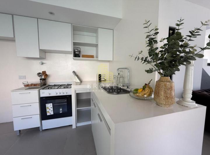 Casa · 82m² · 3 Ambientes · 1 Cochera