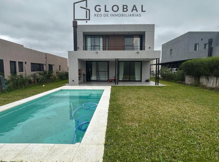 Casa · 188m² · 4 Ambientes · 1 Cochera