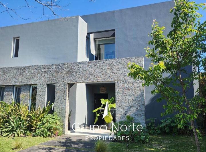 Casa · 204m² · 5 Ambientes