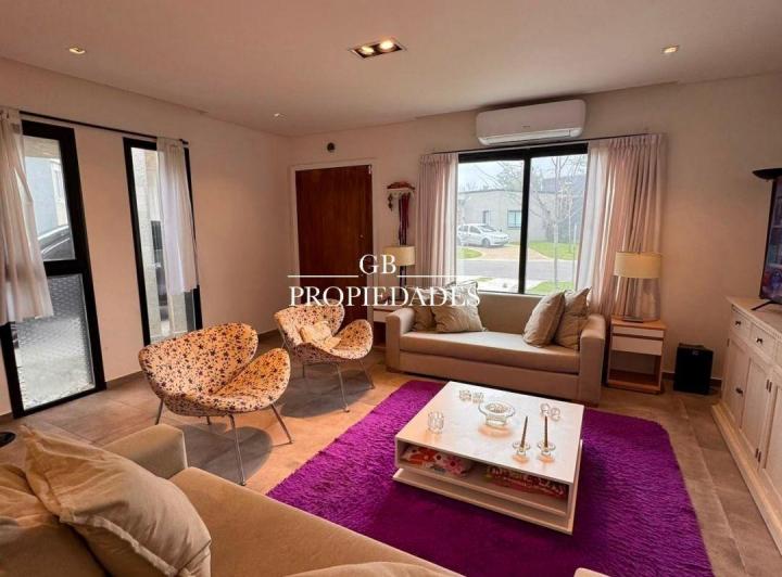 Casa · 145m² · 4 Ambientes · 1 Cochera
