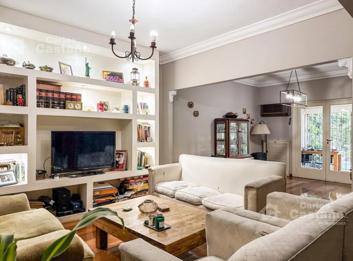 Casa · 206m² · 5 Ambientes · 1 Cochera