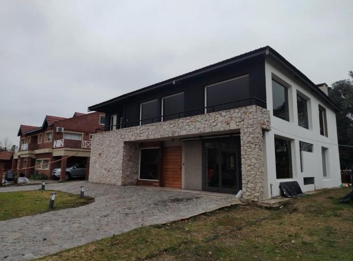 Casa · 300m² · 4 Ambientes