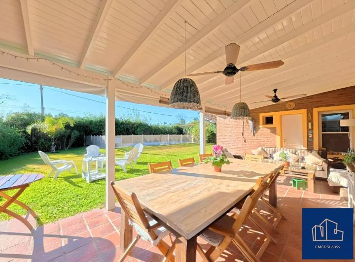 Casa · 129m² · 4 Ambientes · 3 Cocheras