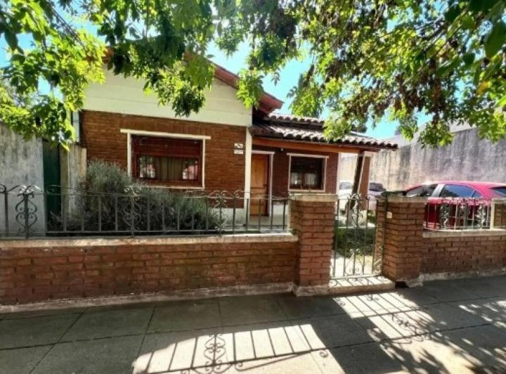 Casa · 180m² · 4 Ambientes