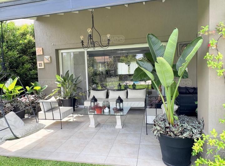 Casa · 190m² · 5 Ambientes · 1 Cochera