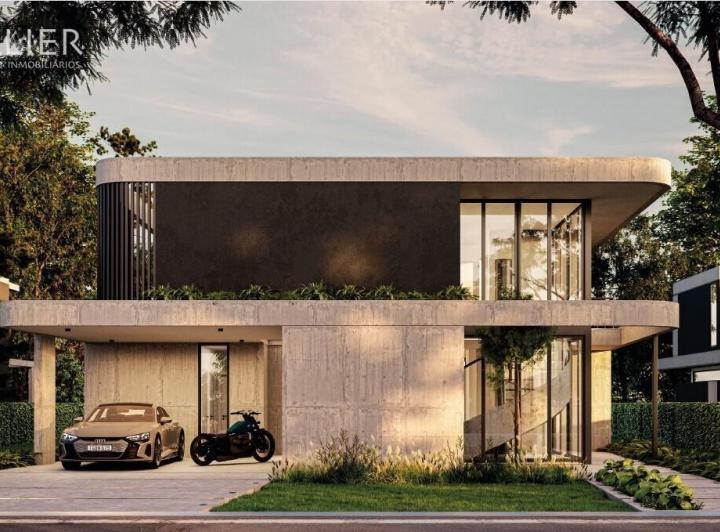 Casa · 347m² · 5 Ambientes · 1 Cochera