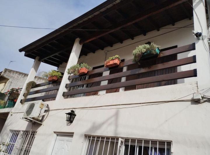 Casa · 415m² · 5 Ambientes · 2 Cocheras