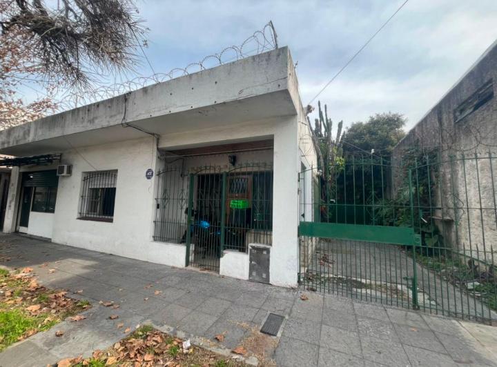 Casa · 300m² · 7 Ambientes · 2 Cocheras