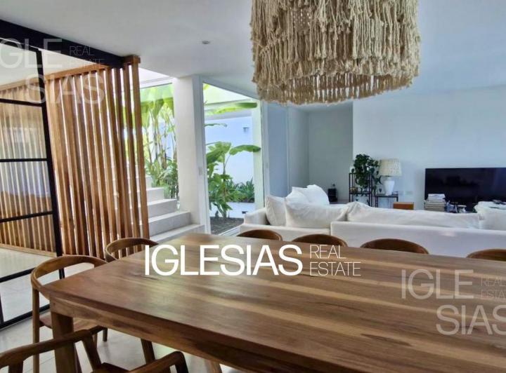 Casa · 246m² · 5 Ambientes · 2 Cocheras
