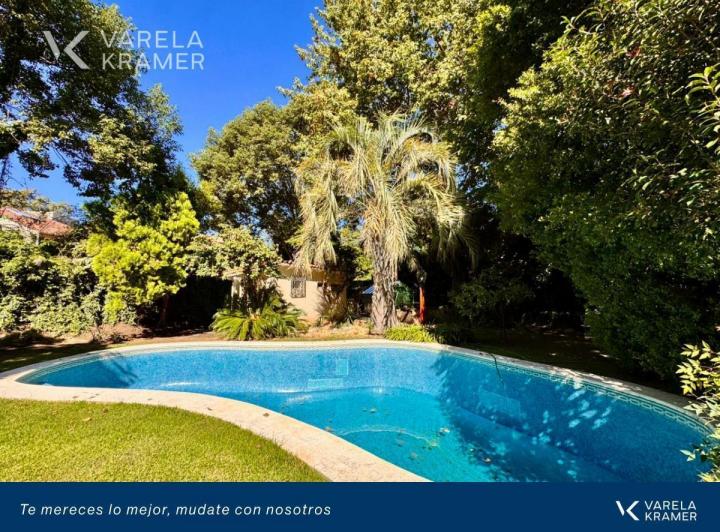 Casa · 494m² · 7 Ambientes · 4 Cocheras