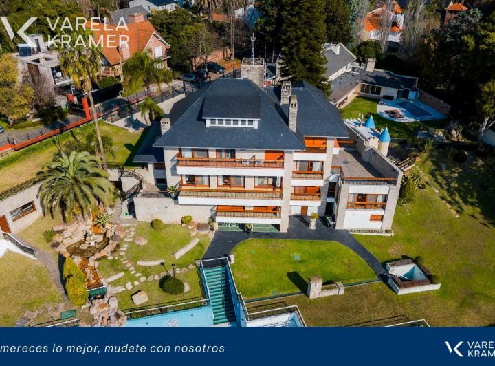 Casa · 1788m² · 12 Ambientes · 17 Cocheras