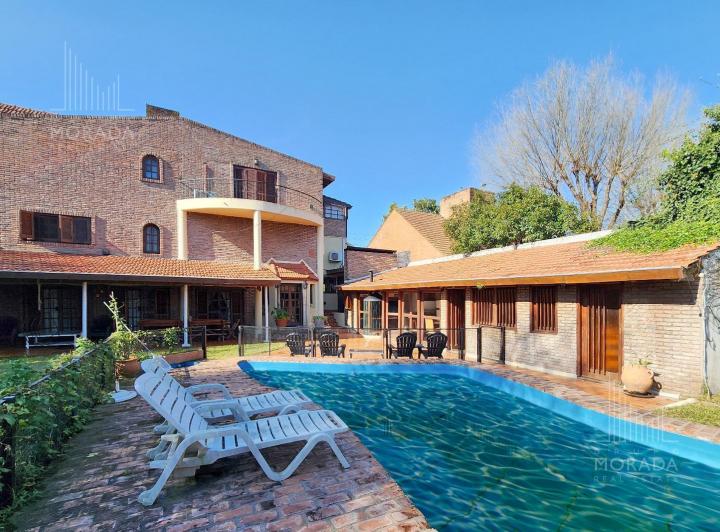 Casa · 480m² · 6 Ambientes · 4 Cocheras