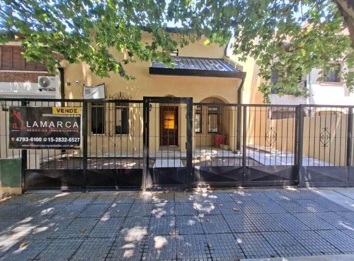 Casa · 244m² · 6 Ambientes · 5 Cocheras