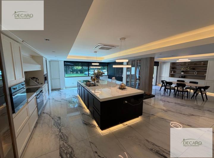 Casa · 800m² · 8 Ambientes
