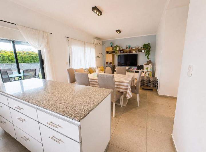 Casa · 130m² · 5 Ambientes · 3 Cocheras