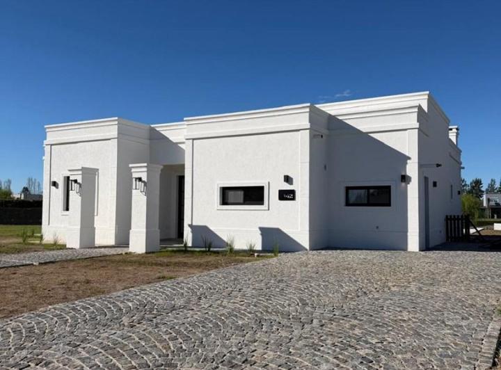 Casa · 184m² · 5 Ambientes · 1 Cochera