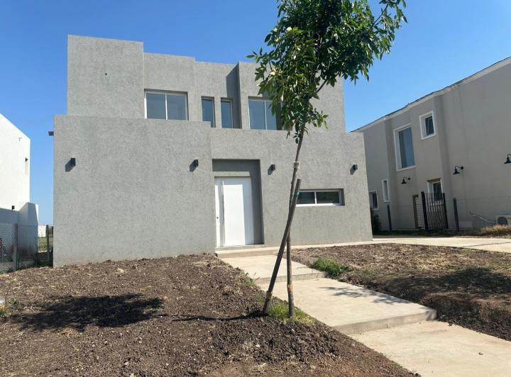 Casa · 188m² · 5 Ambientes · 1 Cochera